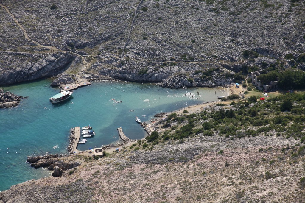 Otok Krk, hiša na mirni lokaciji, 300 metrov od morja.