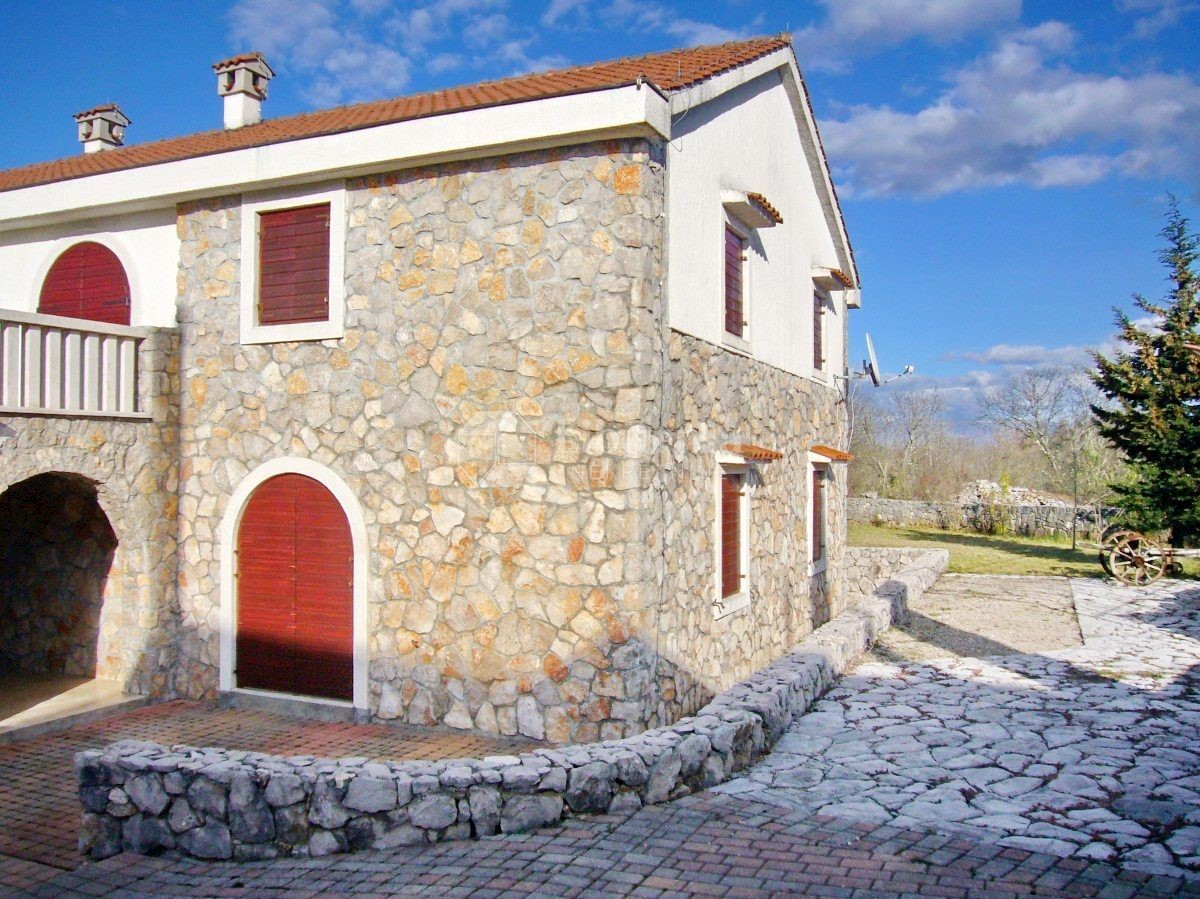 Otok Krk, Dobrinj. Kamnita hiša