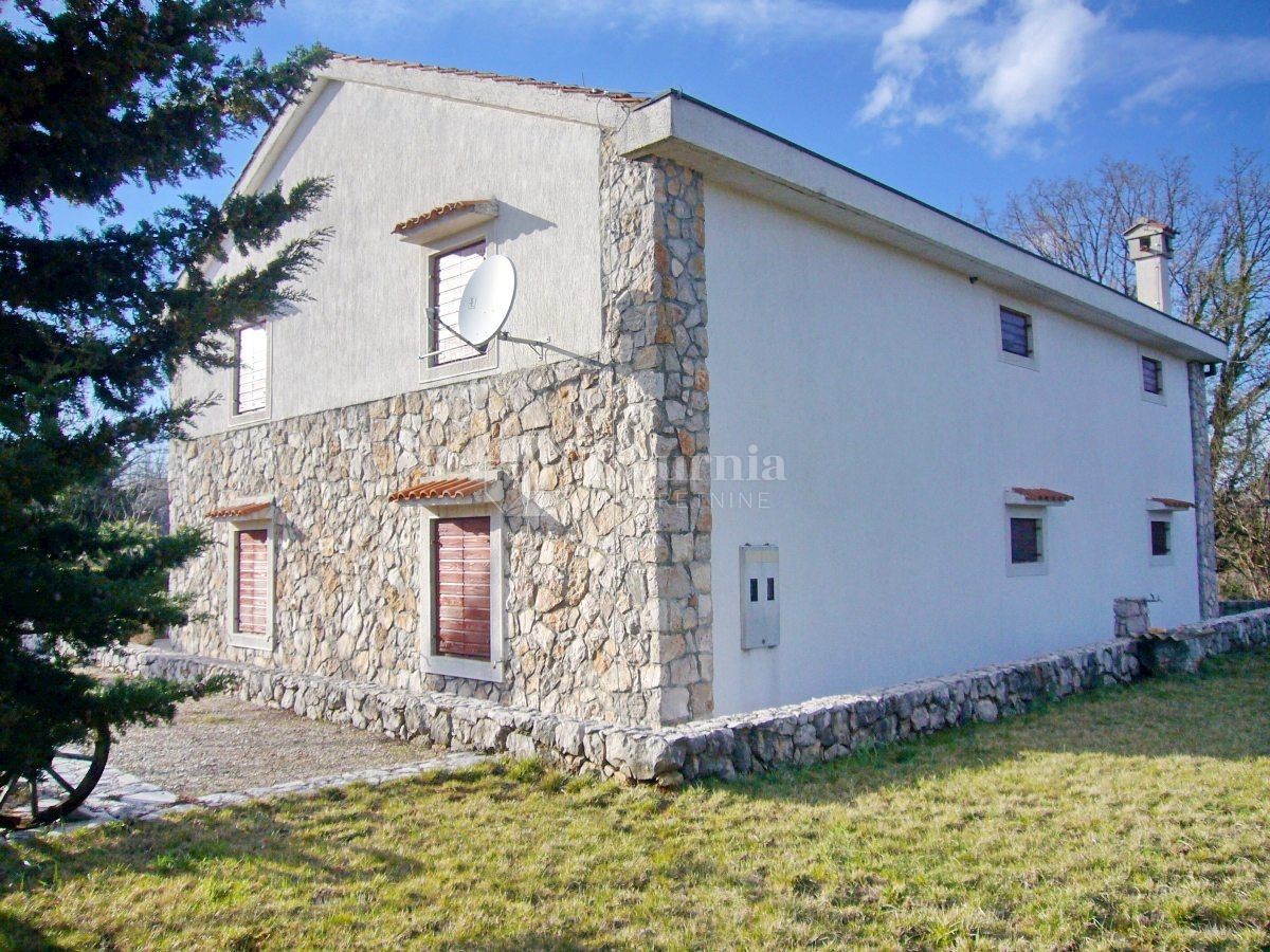 Otok Krk, Dobrinj. Kamnita hiša