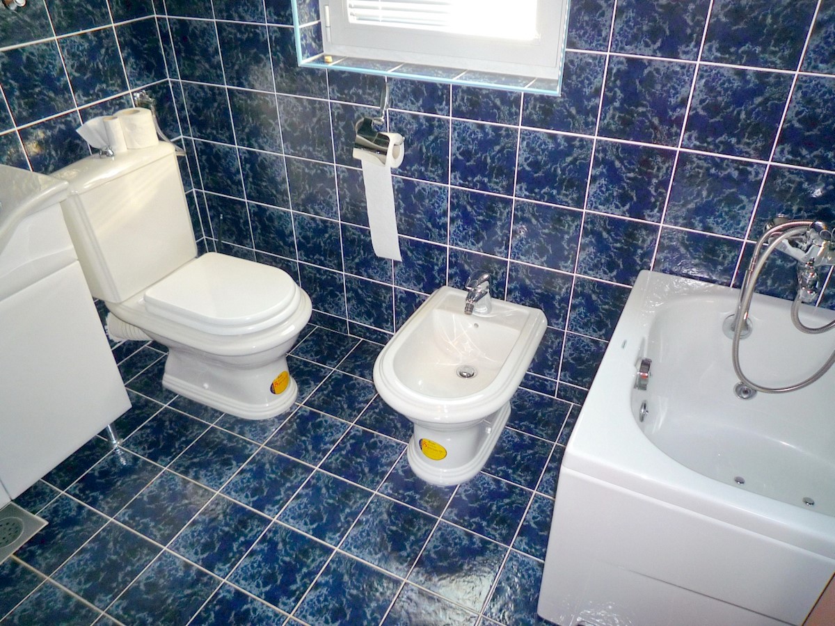 Opatija. Luksuzna vila z bazenom, garažo in pogledom na morje.