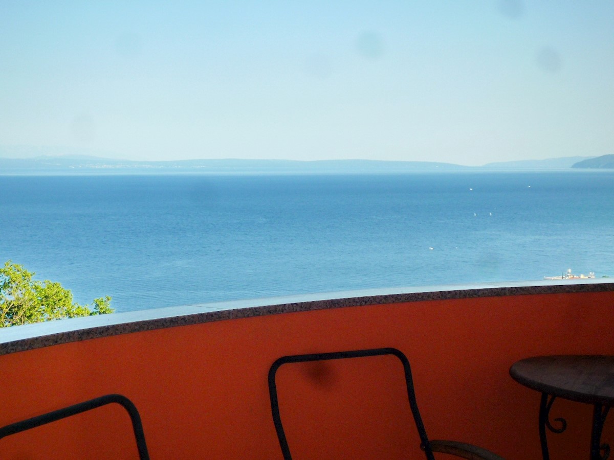 Opatija. Luksuzna vila z bazenom, garažo in pogledom na morje.
