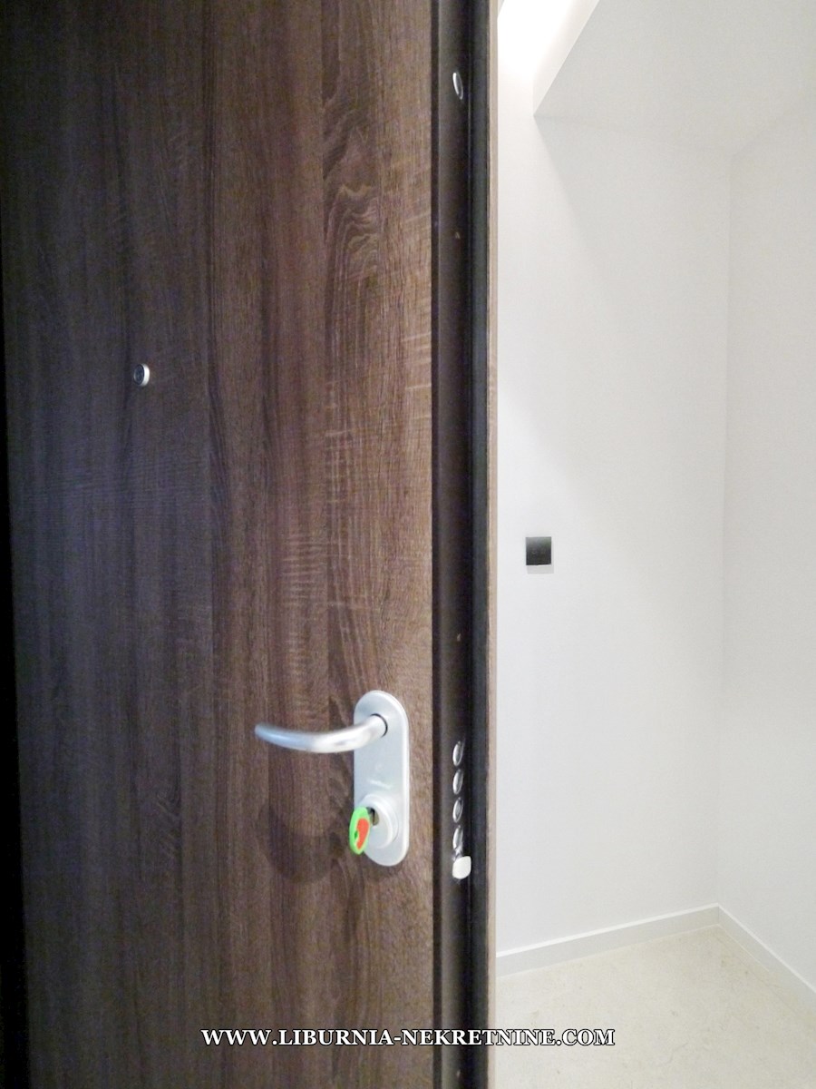 Mesto Krk, Apartma v prvem nadstropju s pogledom na morje