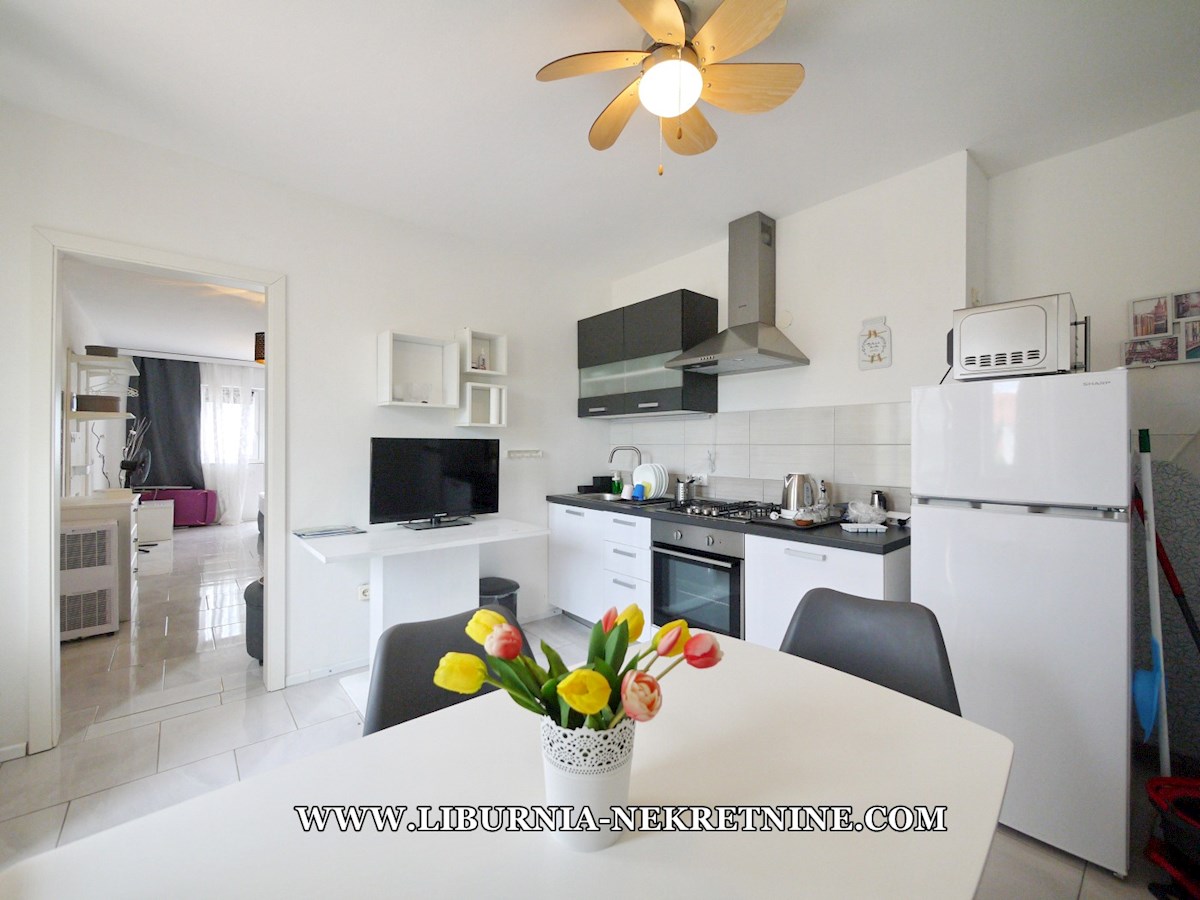 Otok Krk, Šilo. Samostojna hiša s šestimi apartmaji