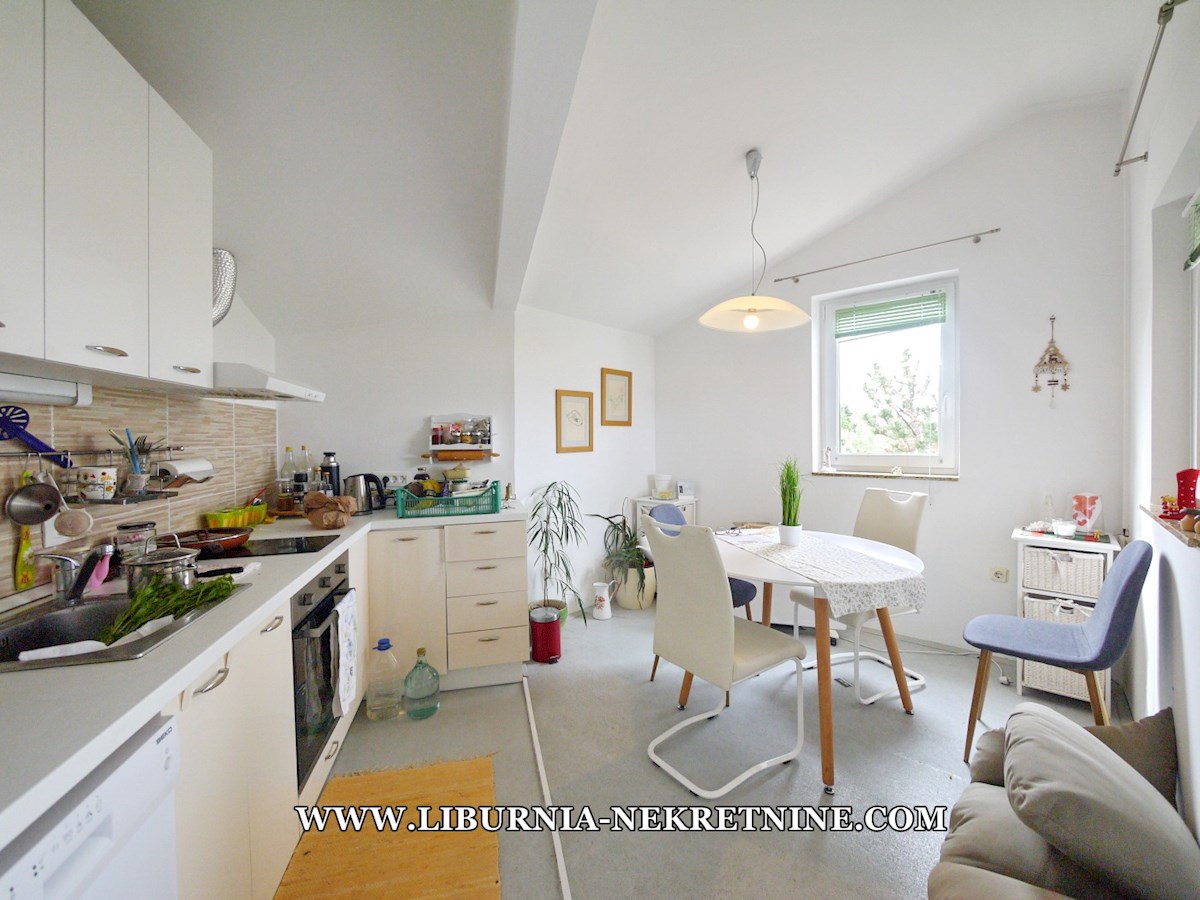 Otok Krk, Šilo. Samostojna hiša s šestimi apartmaji