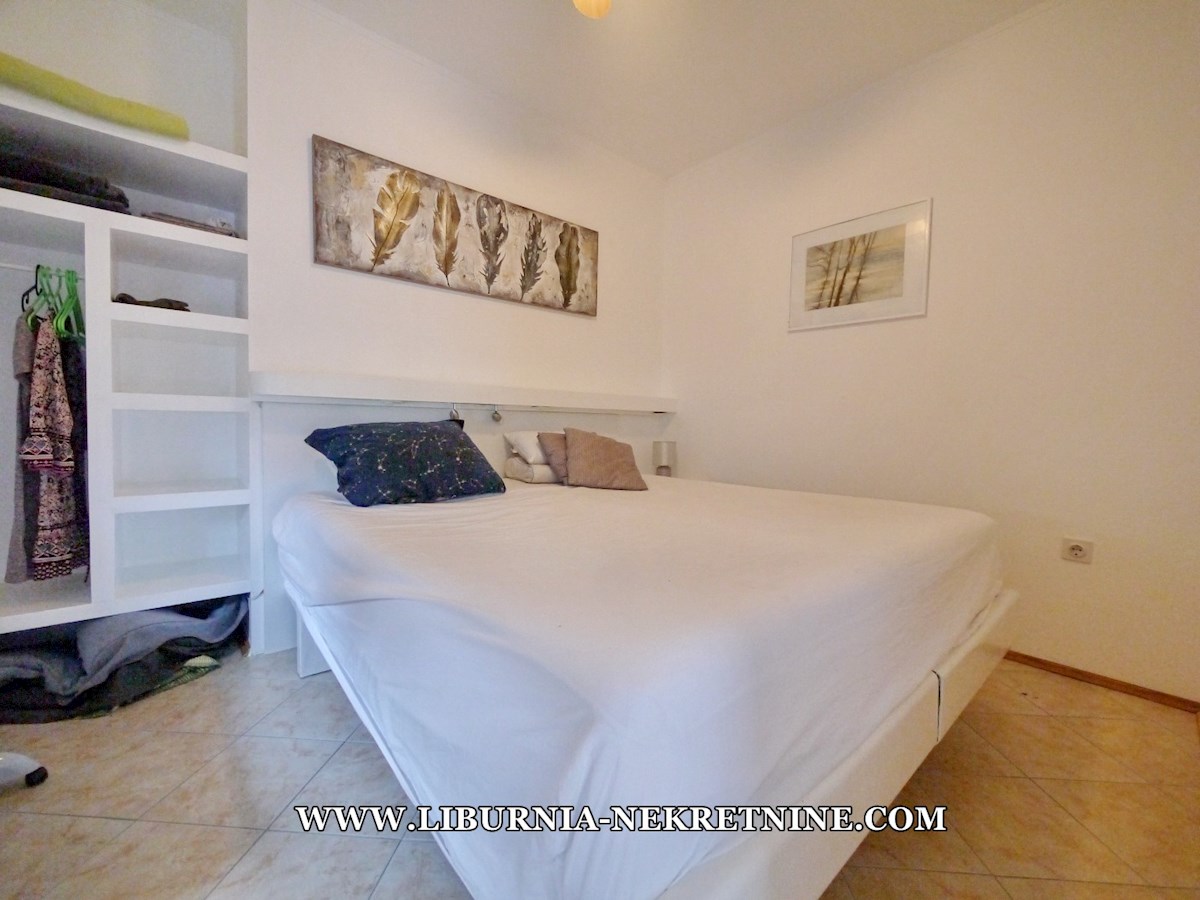 Otok Krk, Šilo. Samostojna hiša s šestimi apartmaji
