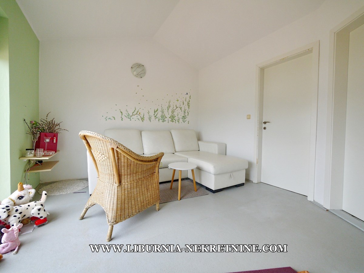 Otok Krk, Šilo. Samostojna hiša s šestimi apartmaji