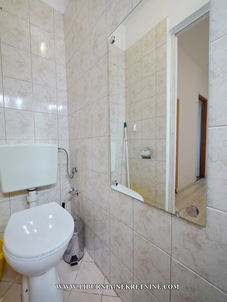 Otok Krk, Šilo. Samostojna hiša s šestimi apartmaji