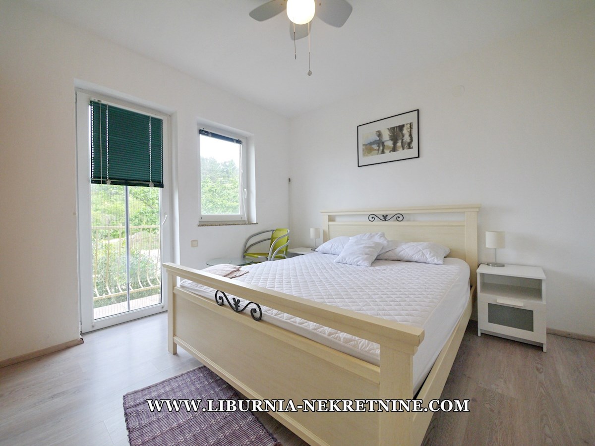 Otok Krk, Šilo. Samostojna hiša s šestimi apartmaji