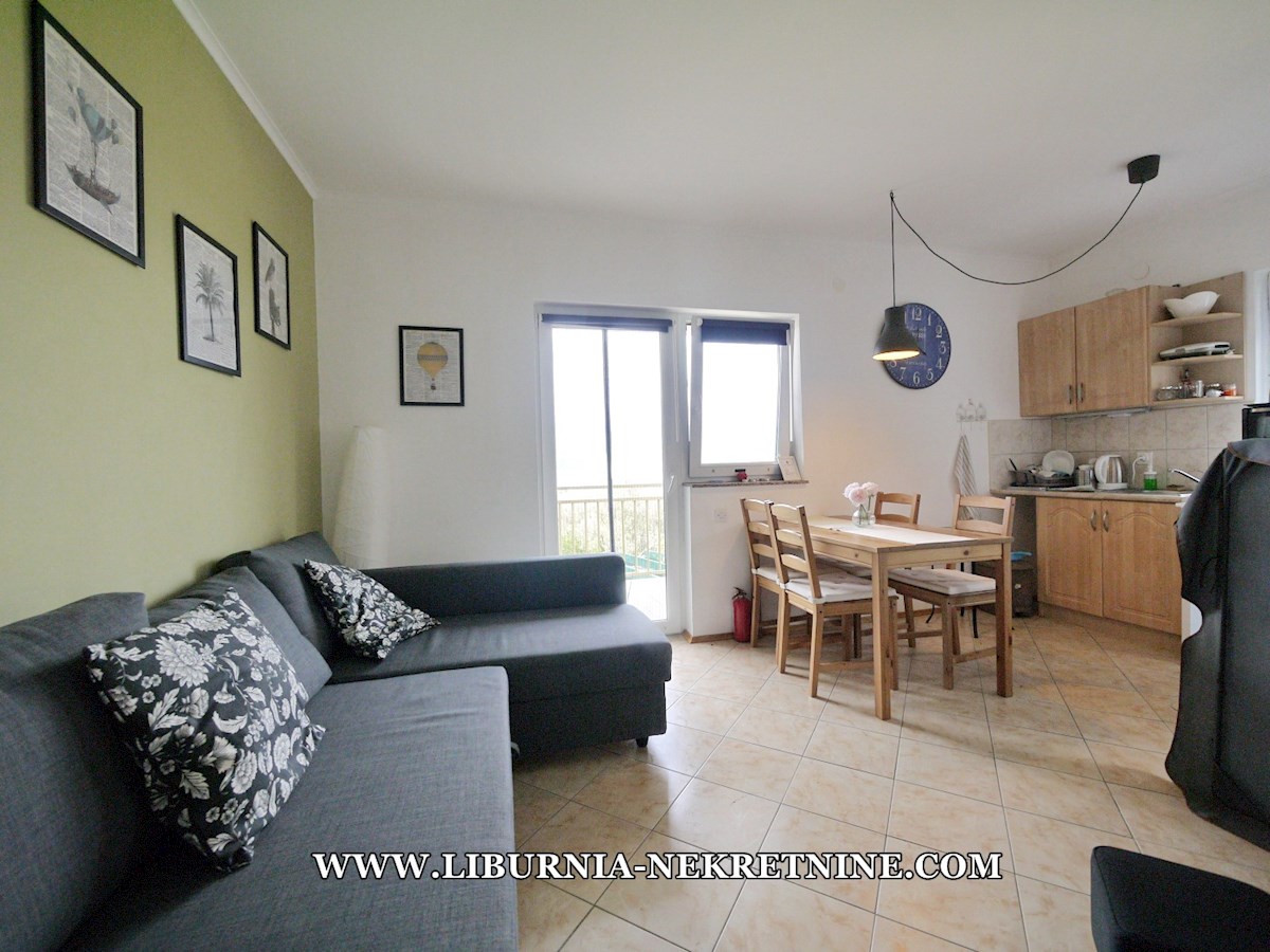 Otok Krk, Šilo. Samostojna hiša s šestimi apartmaji