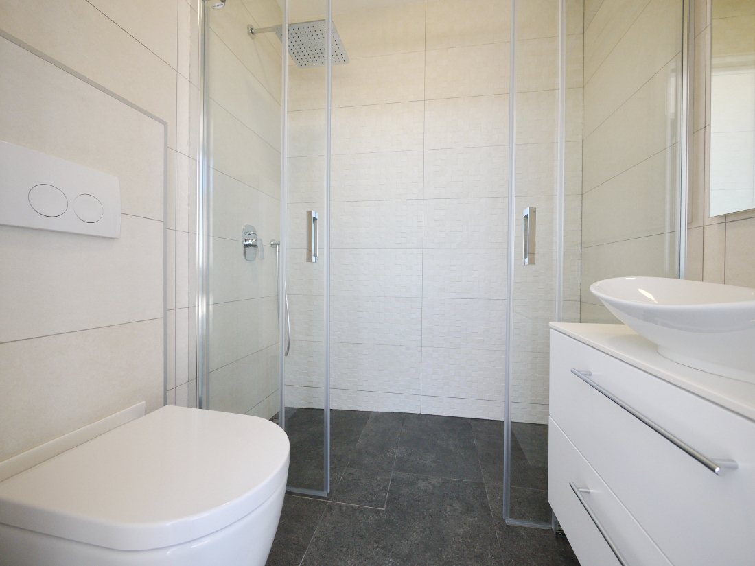 Malinska, Penthouse apartma v novi stavbi, 250 metrov od morja.