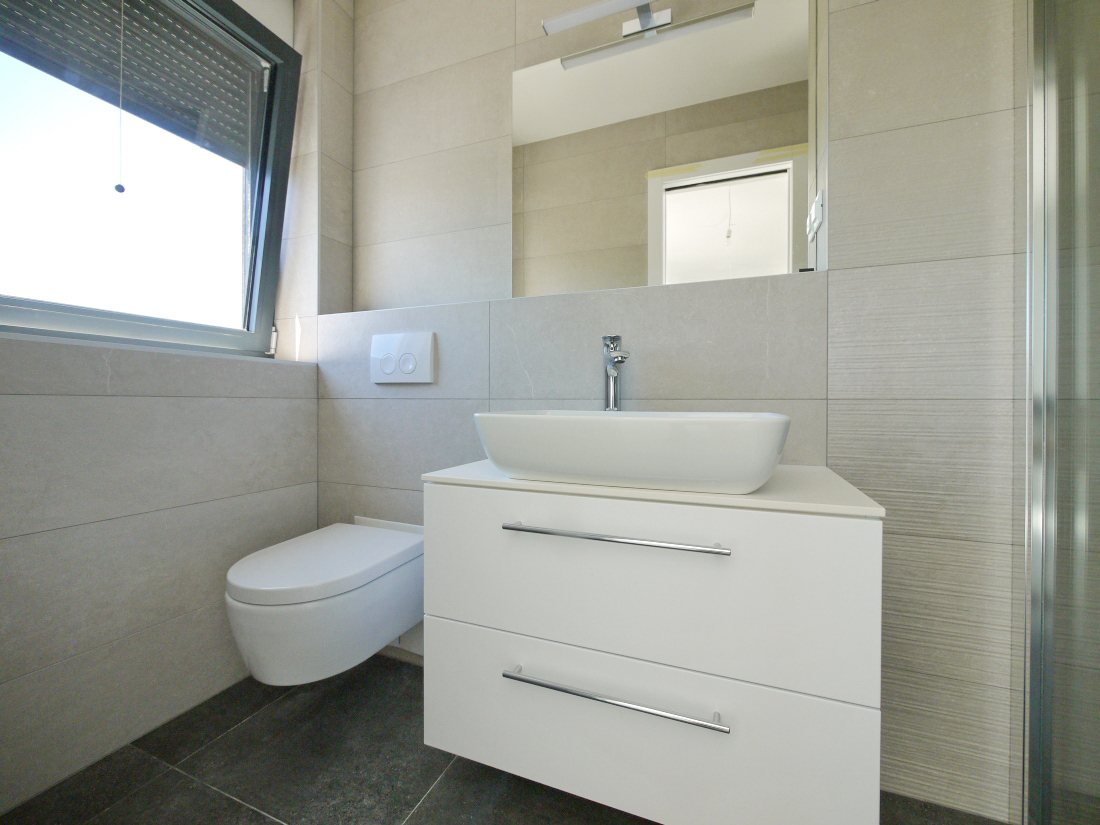 Malinska, Penthouse apartma v novi stavbi, 250 metrov od morja.