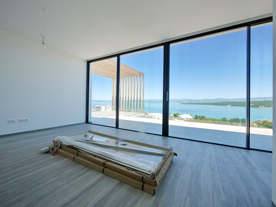 Malinska, Penthouse apartma v novi stavbi, 250 metrov od morja.