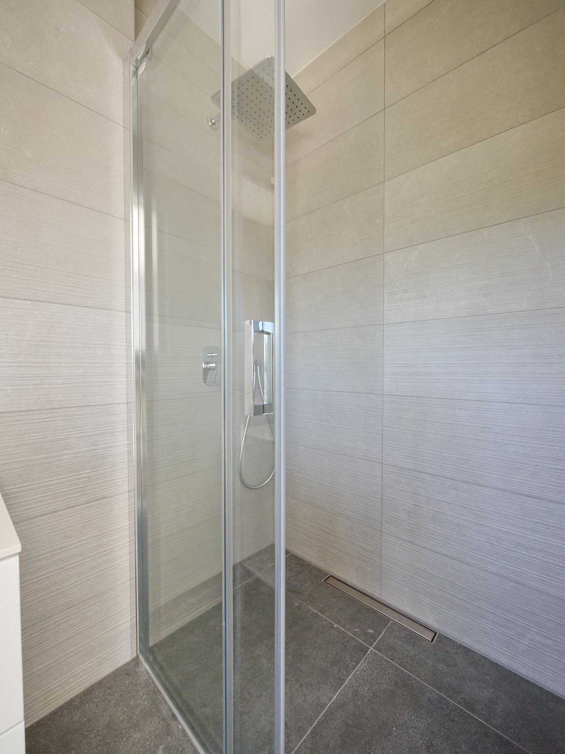 Malinska, Penthouse apartma v novi stavbi, 250 metrov od morja.