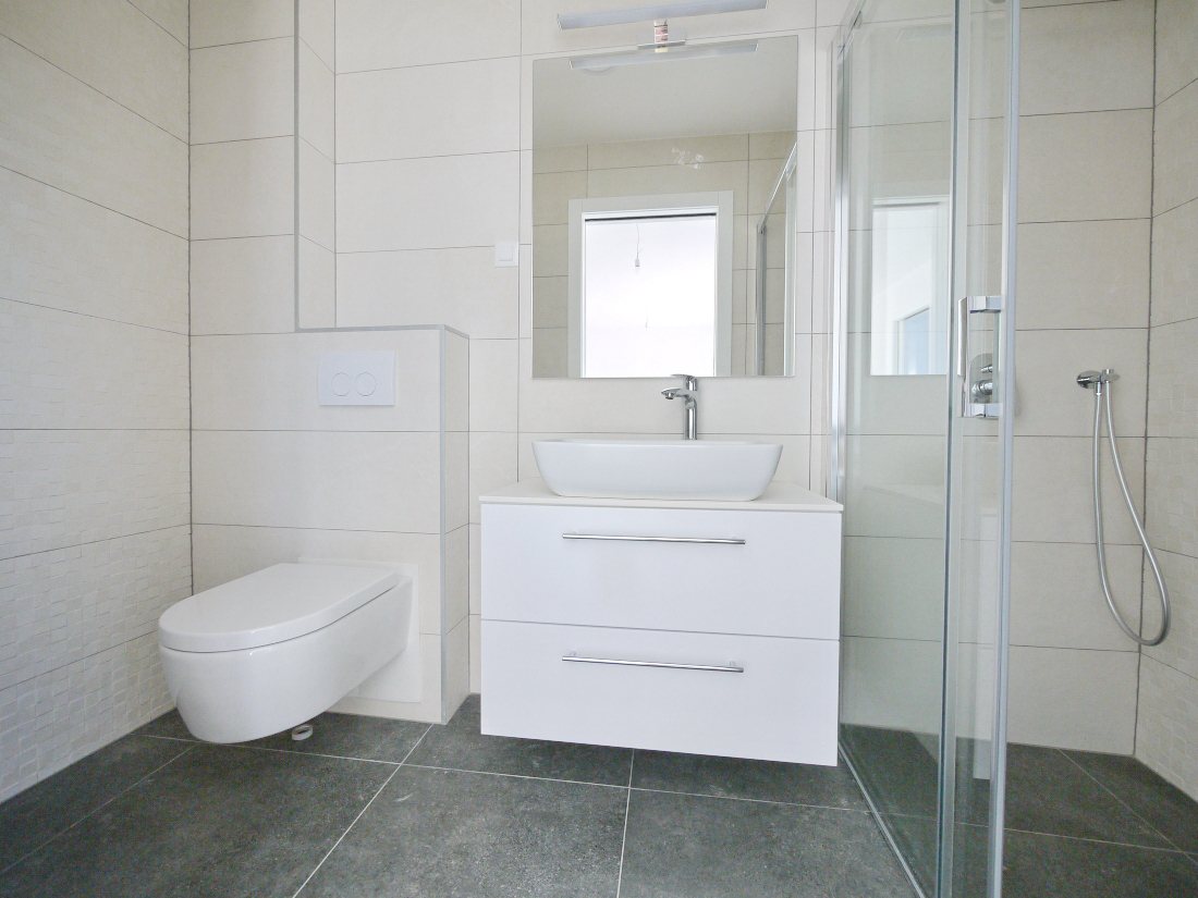 Malinska, Penthouse apartma v novi stavbi, 250 metrov od morja.