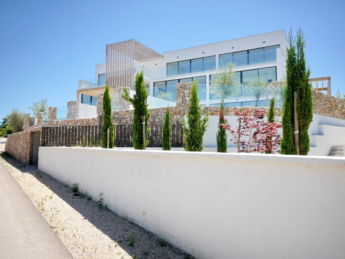 Malinska, Penthouse apartma v novi stavbi, 250 metrov od morja.