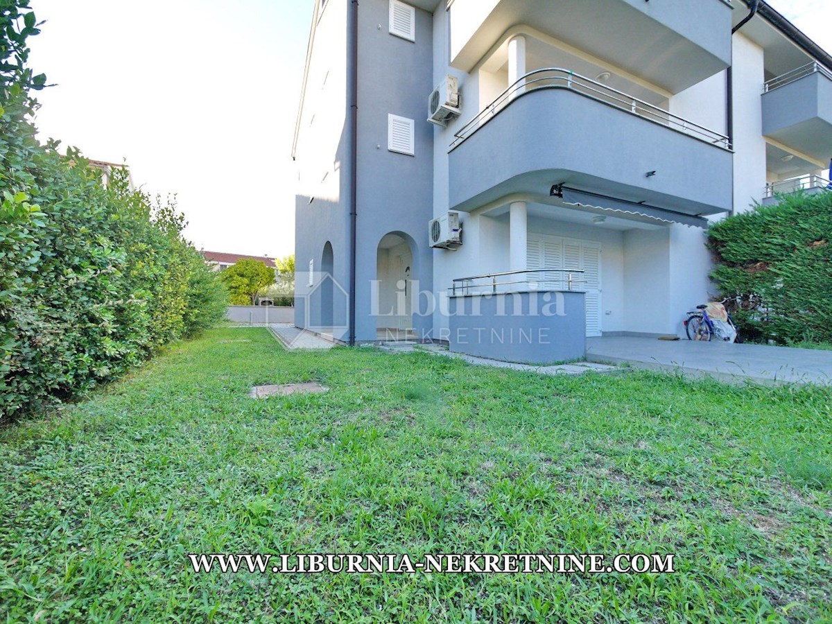 Krk, Baška. Apartma v pritličju 200m od morja.