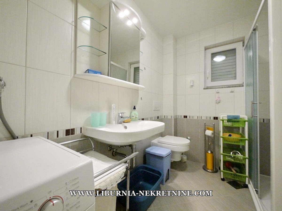 Krk, Baška. Apartma v pritličju 200m od morja.