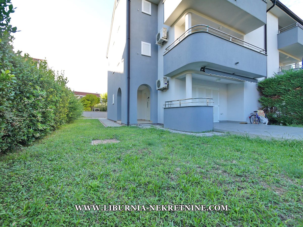 Krk, Baška. Apartma v pritličju 200m od morja.