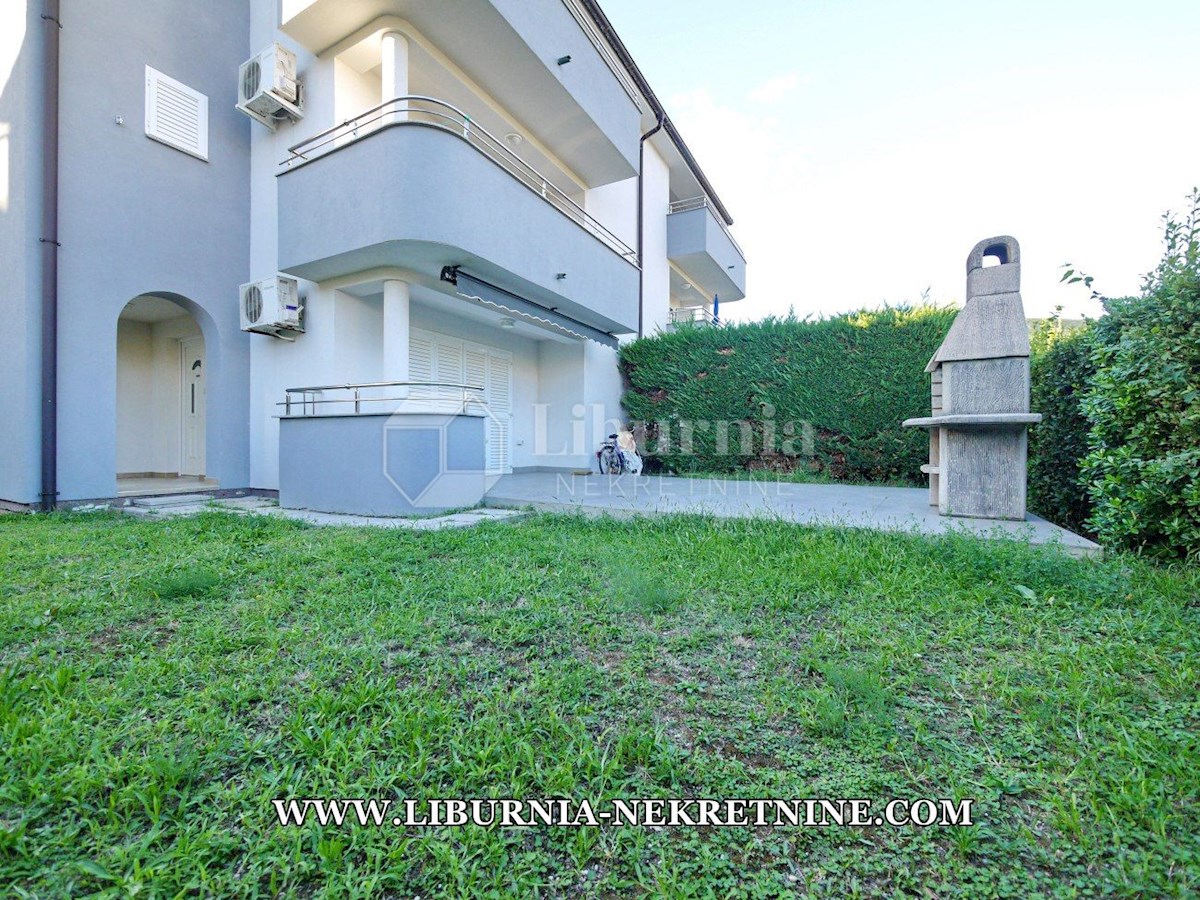 Krk, Baška. Apartma v pritličju 200m od morja.
