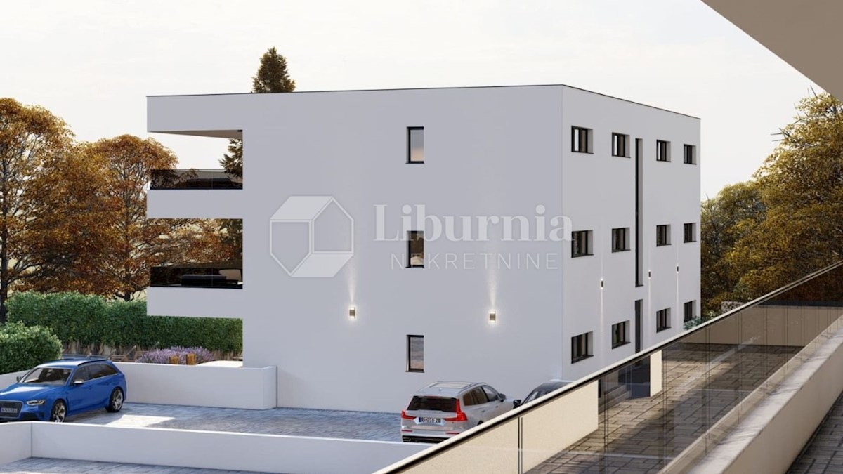 Krk, Malinska. Apartma v prvem nadstropju, 700 metrov od morja.