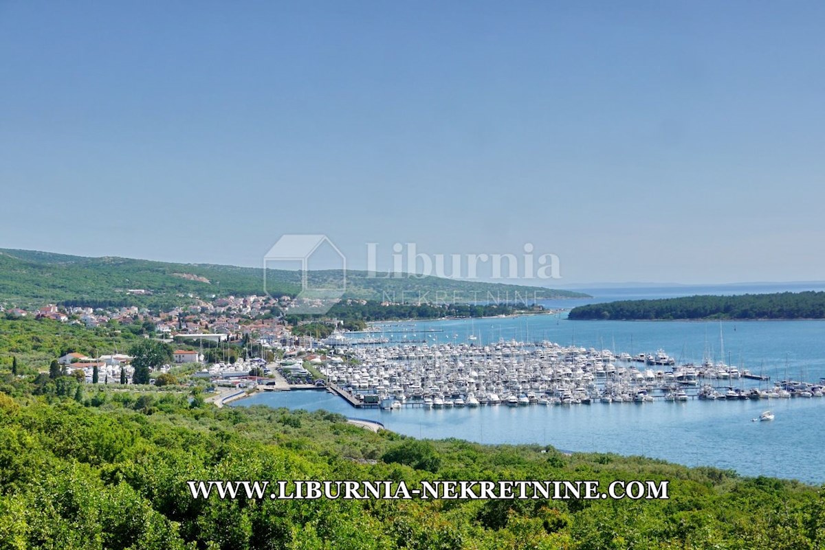 Otok Krk, Punat. Gradbeno zemljišče 70 metrov do morja.