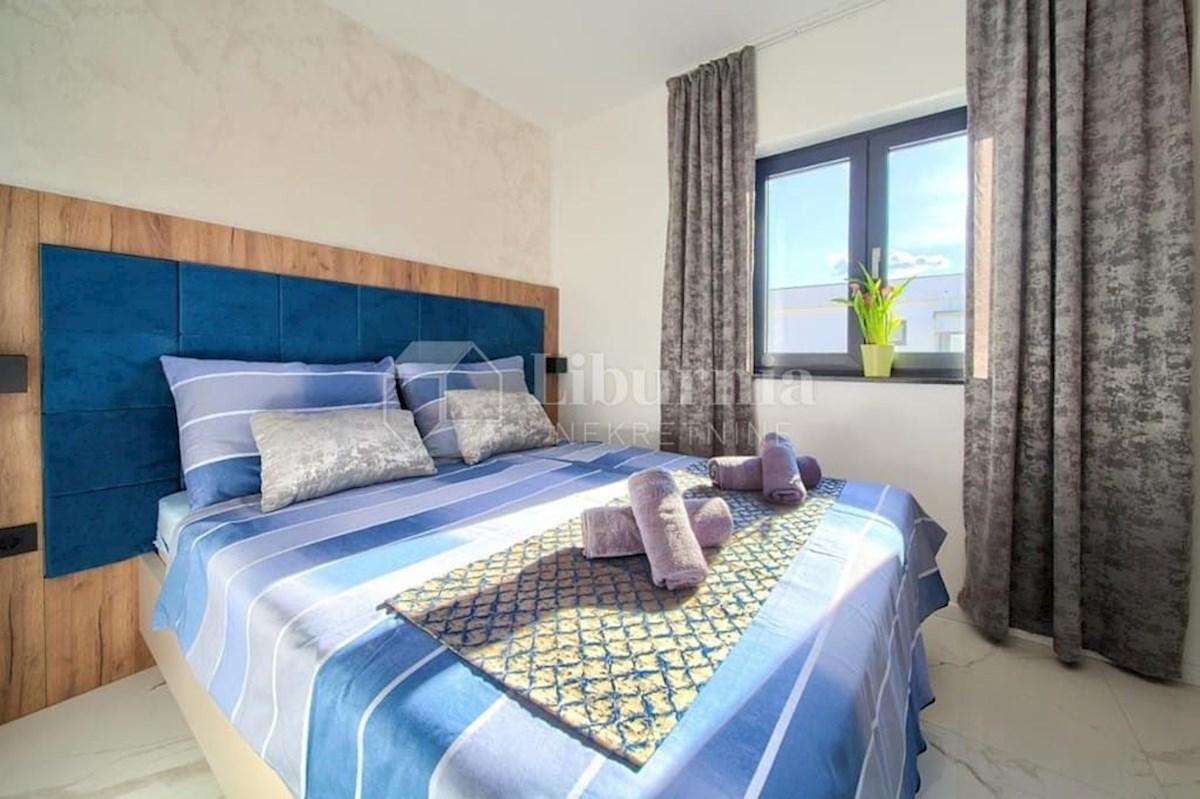Malinska. Nov penthouse s pogledom na morje, 700 metrov od morja.