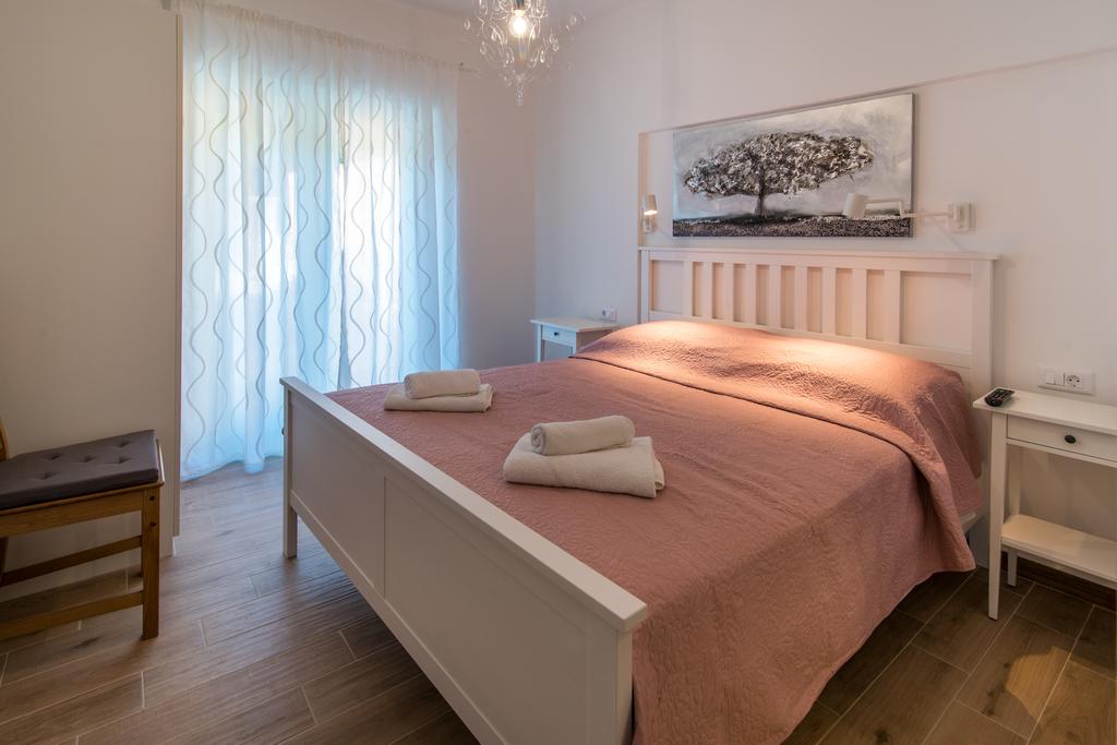 Vrbnik, enonadstropna kamnita hiša