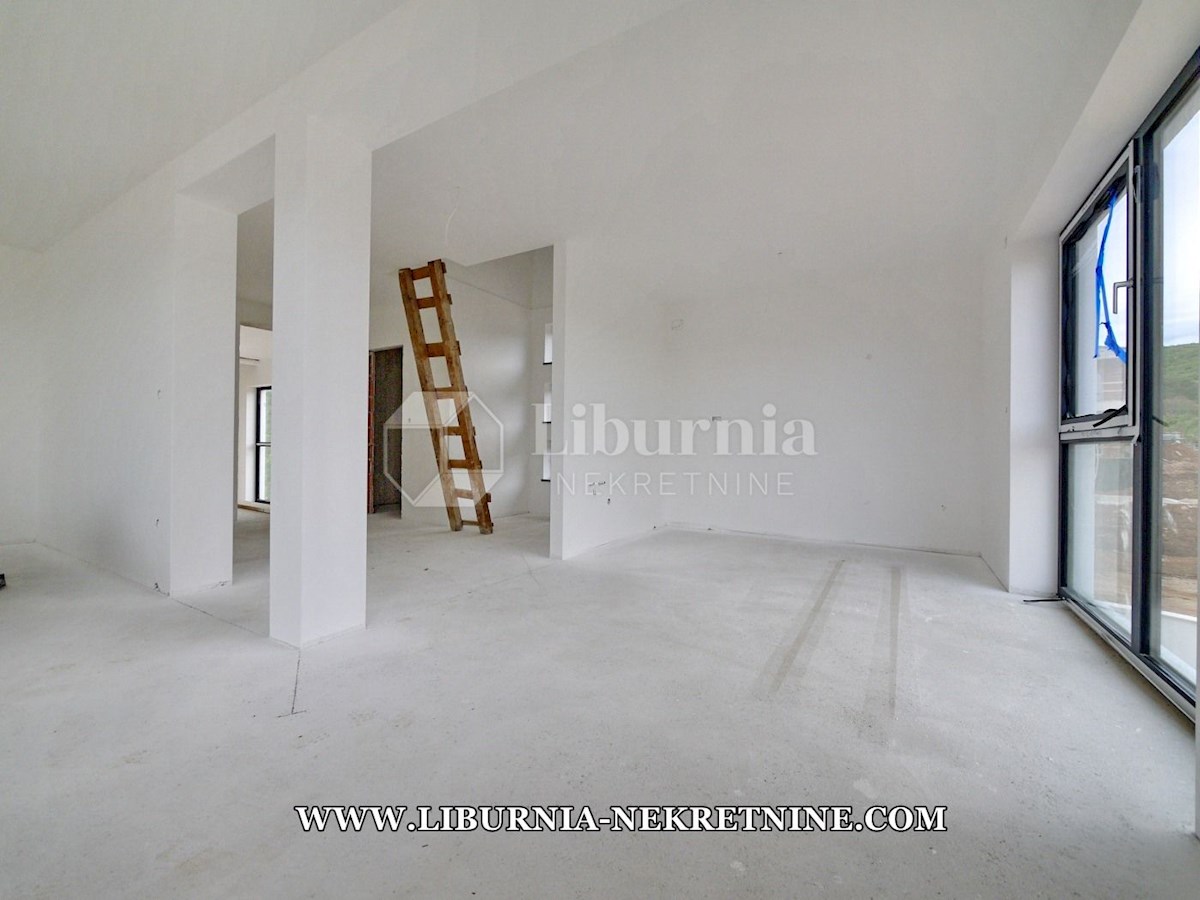 Otok Krk. Punat. Dvonadstropni apartma s pogledom na morje