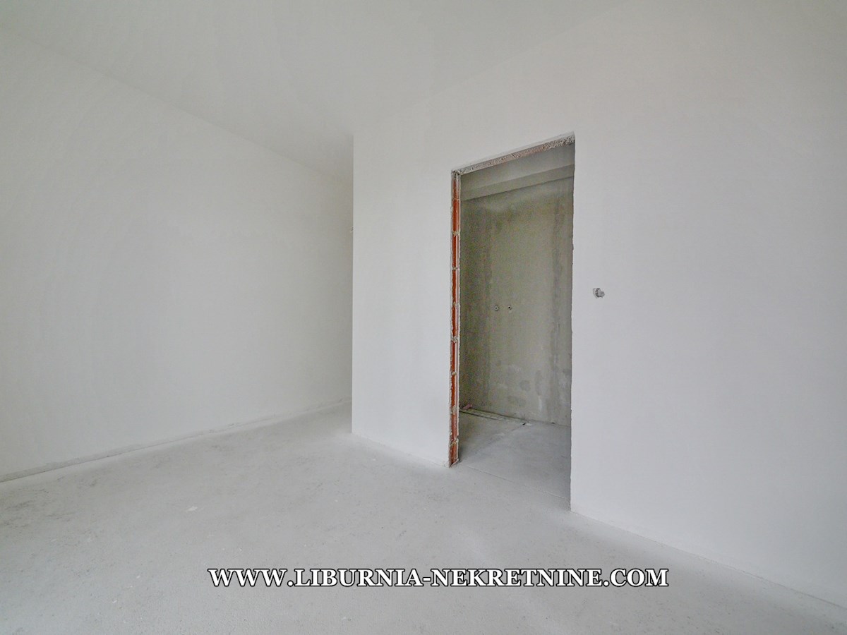 Otok Krk. Punat. Dvonadstropni apartma s pogledom na morje