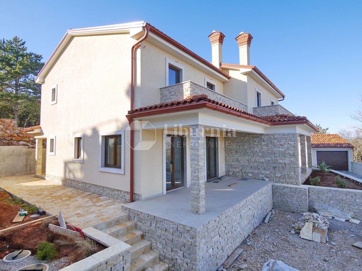 Otok Krk, Vrbnik. Nova samostojna hiša z bazenom, garažo in panoramskim pogledom na morje