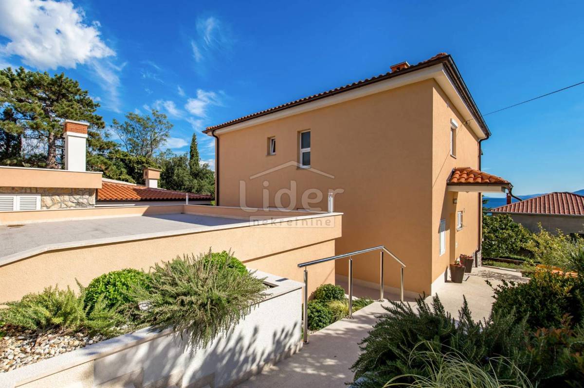 Hiša Novi Vinodolski, 300m2