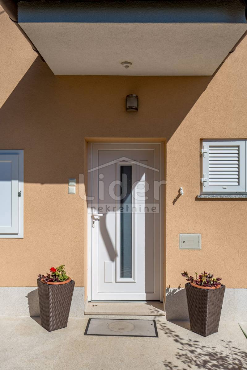 Hiša Novi Vinodolski, 300m2