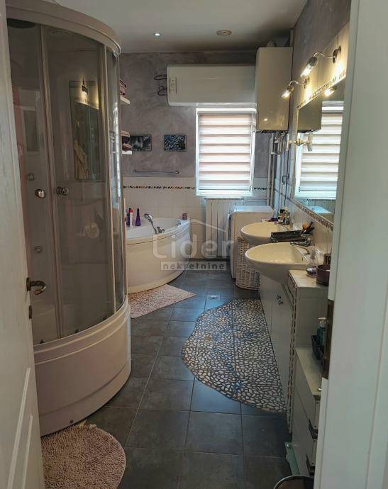 Hiša Kostrena, 214m2