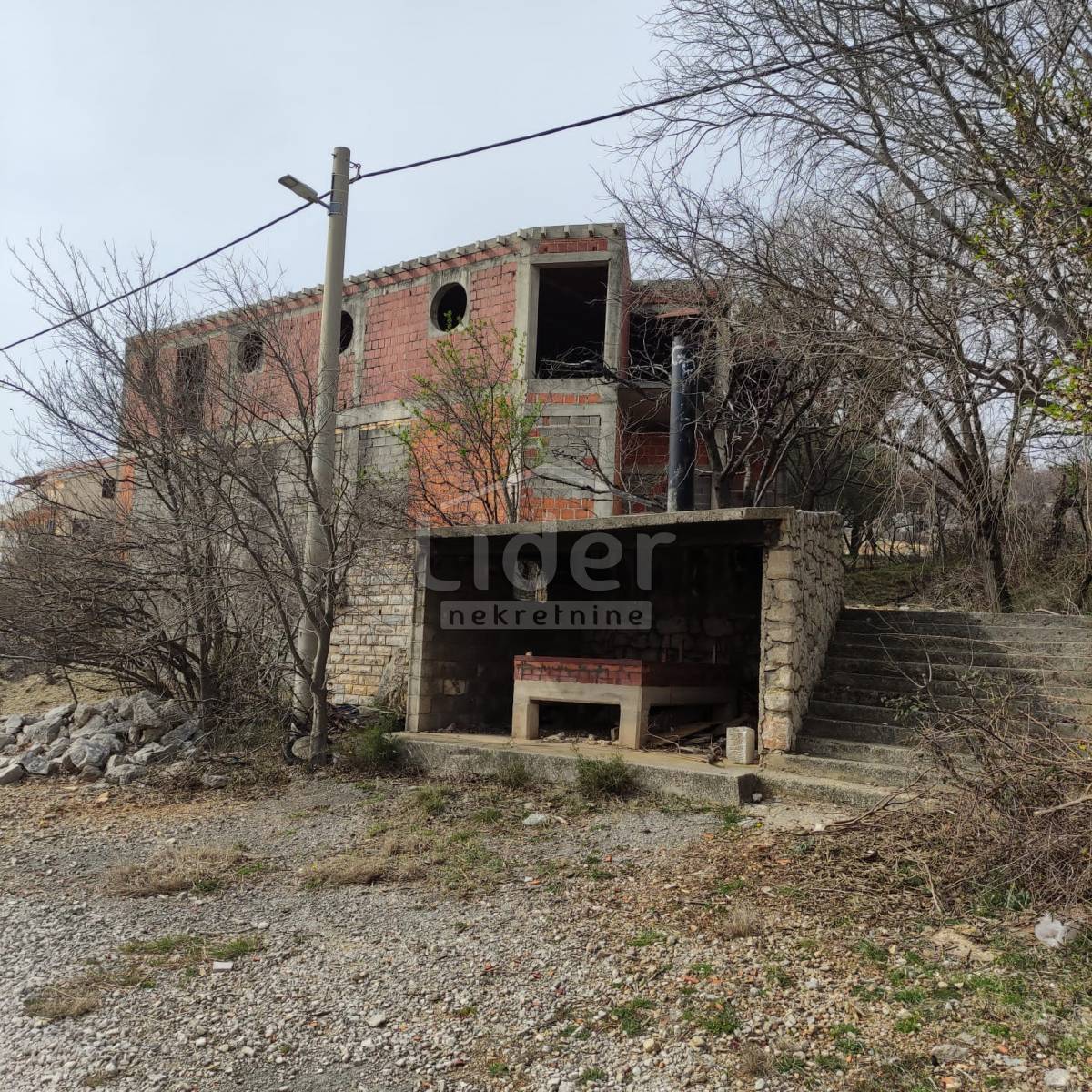 Hiša Kruševo, 300m2