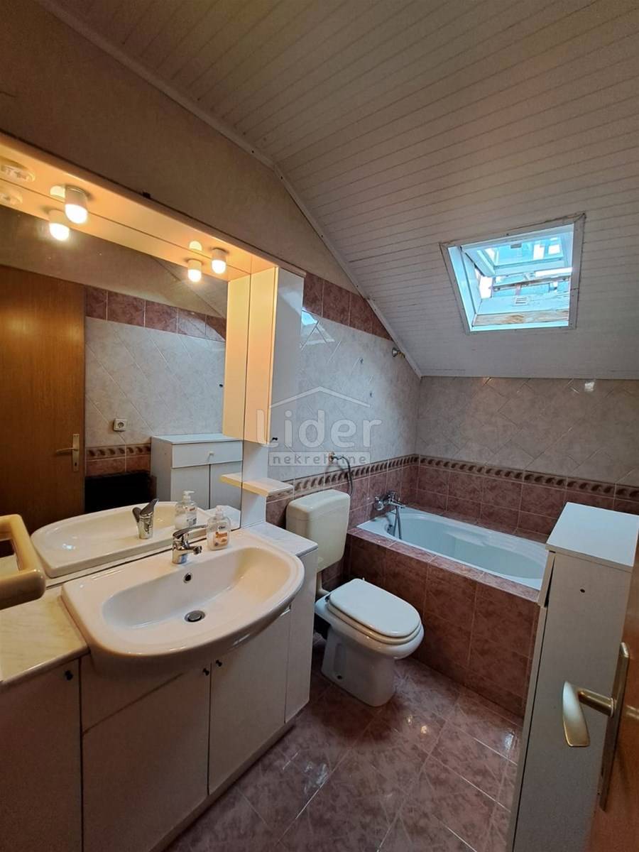 Hiša Novi Vinodolski, 174m2