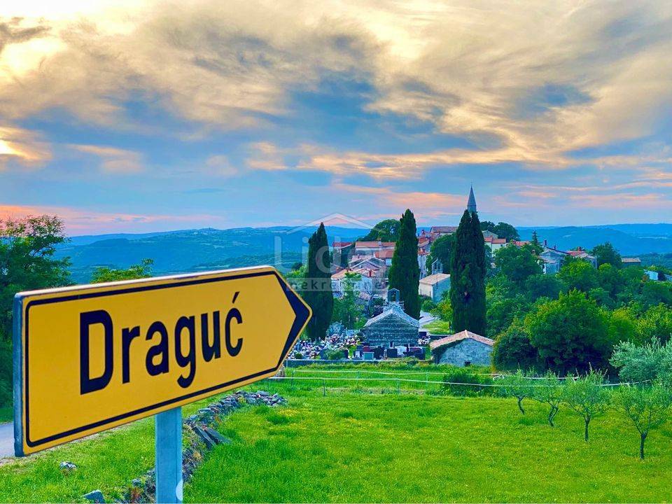 Zemljišče Draguć, 2257m2