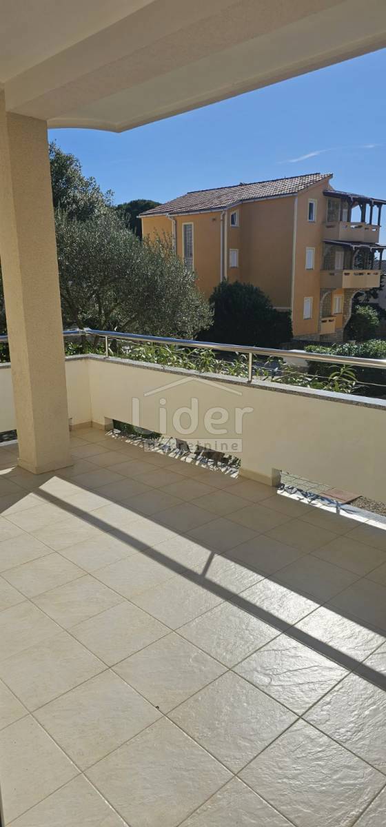 Apartma Novalja, 104m2