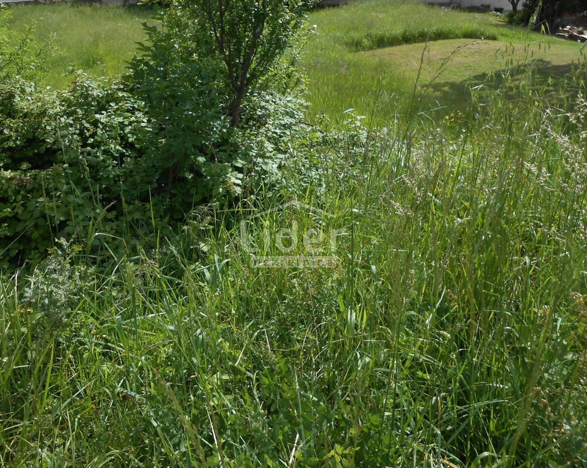 Zemljišče Bribir, 700m2