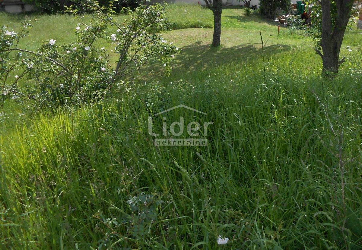 Zemljišče Bribir, 700m2