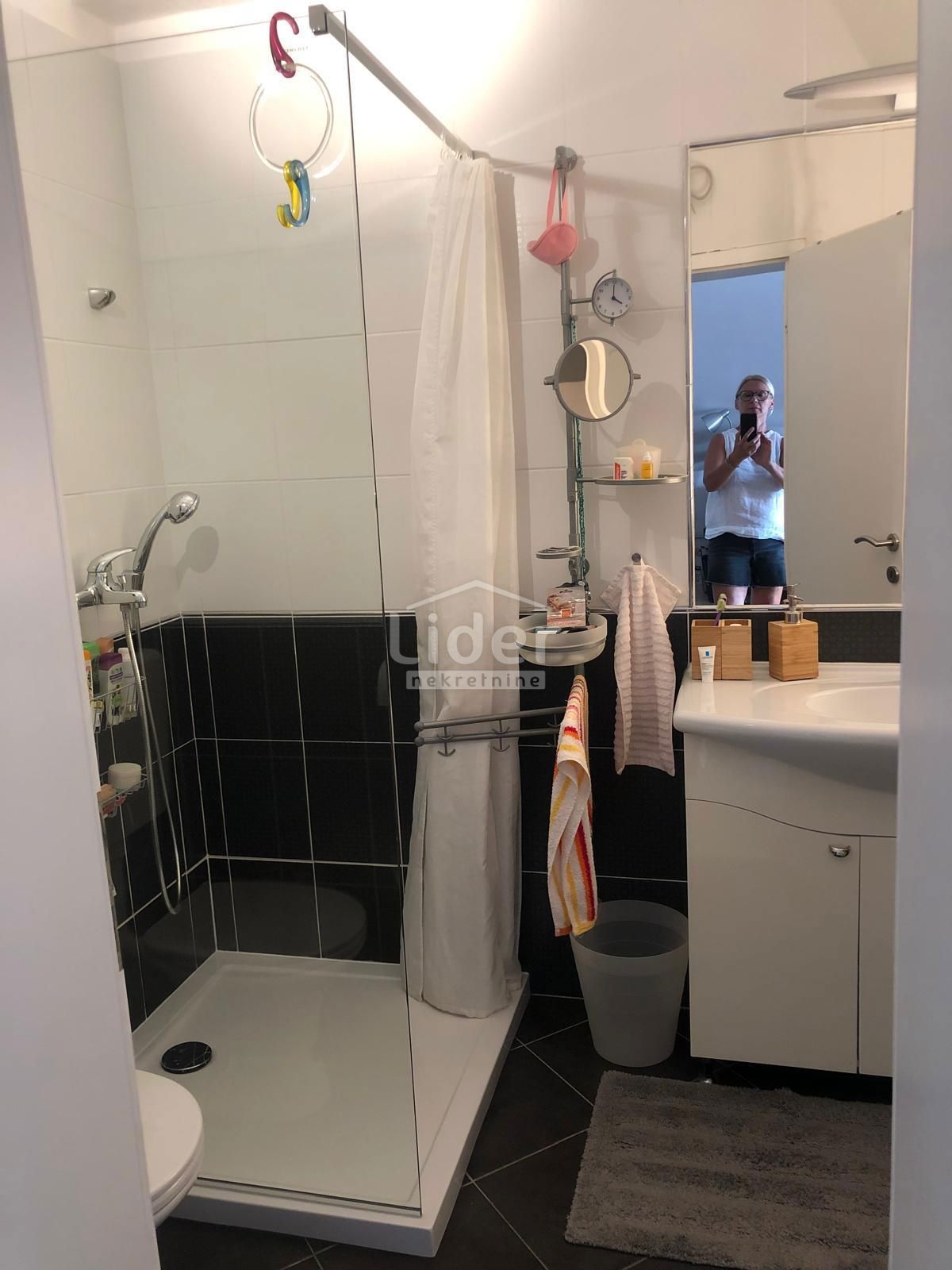 Apartma Novalja, 77m2