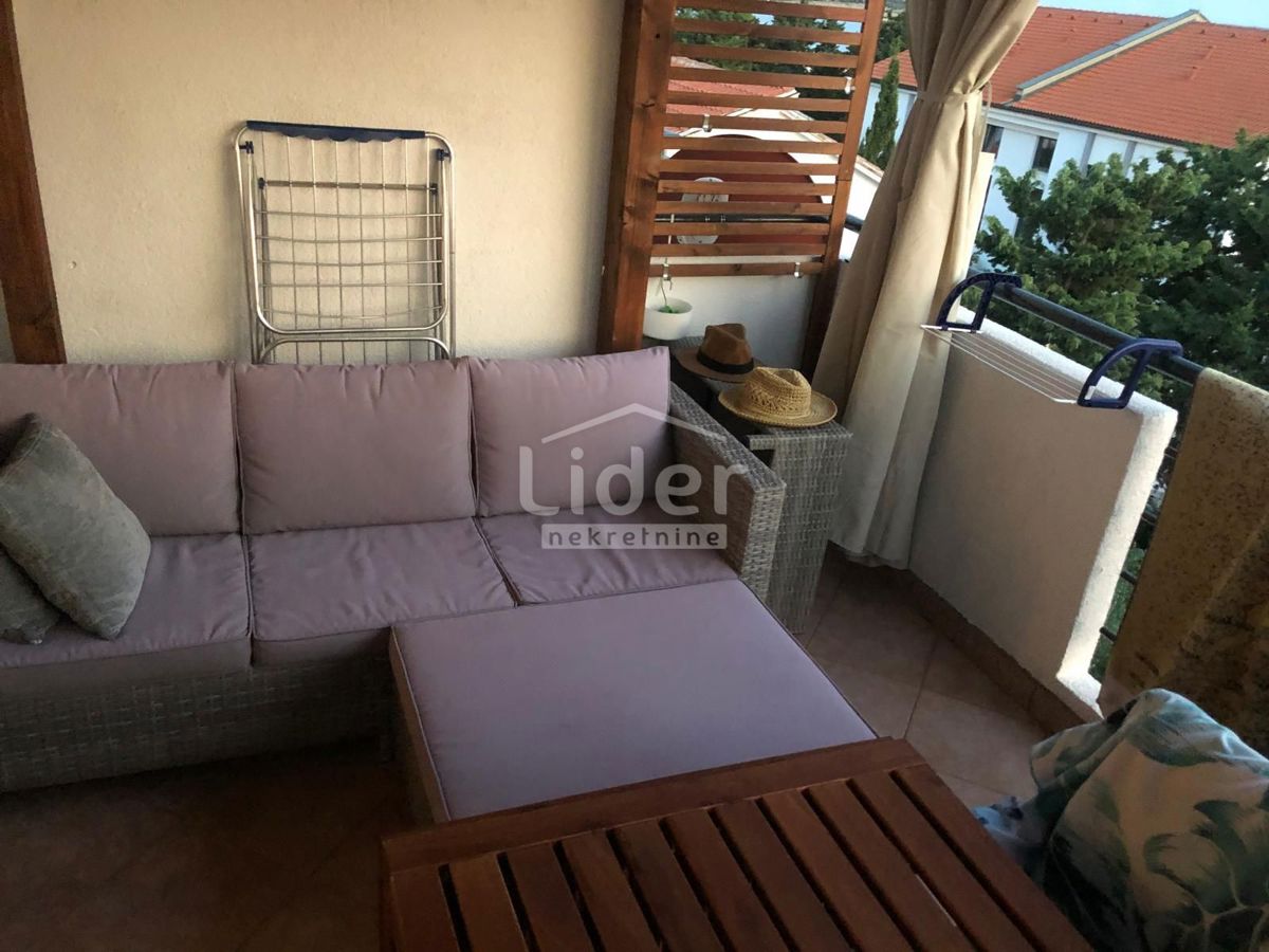 Apartma Novalja, 77m2