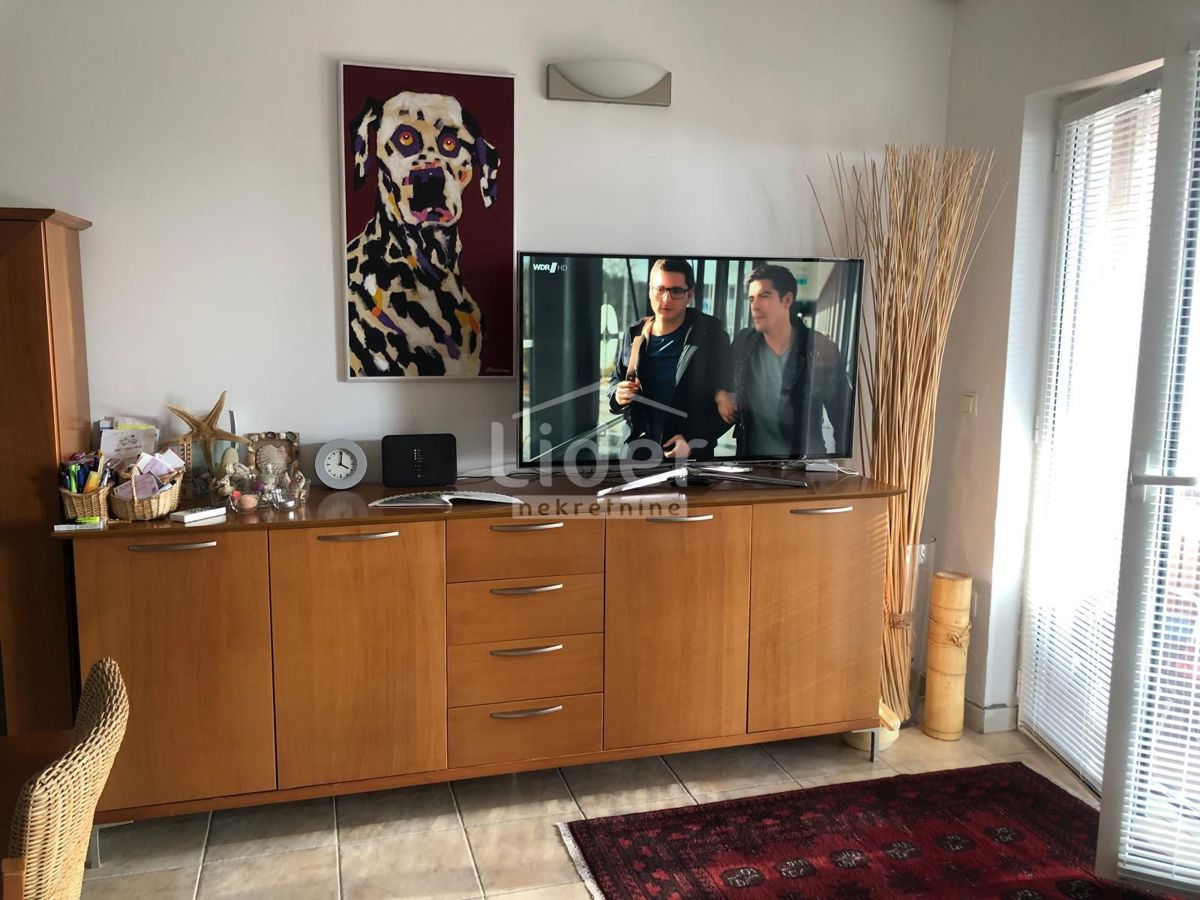 Apartma Novalja, 77m2