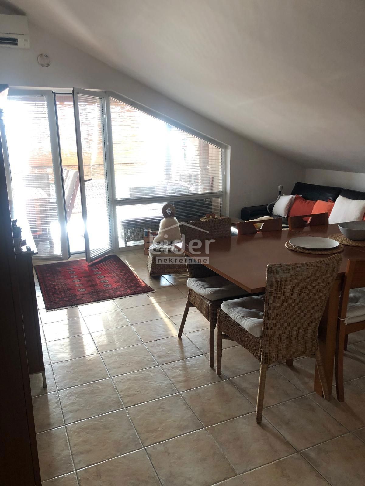 Apartma Novalja, 77m2
