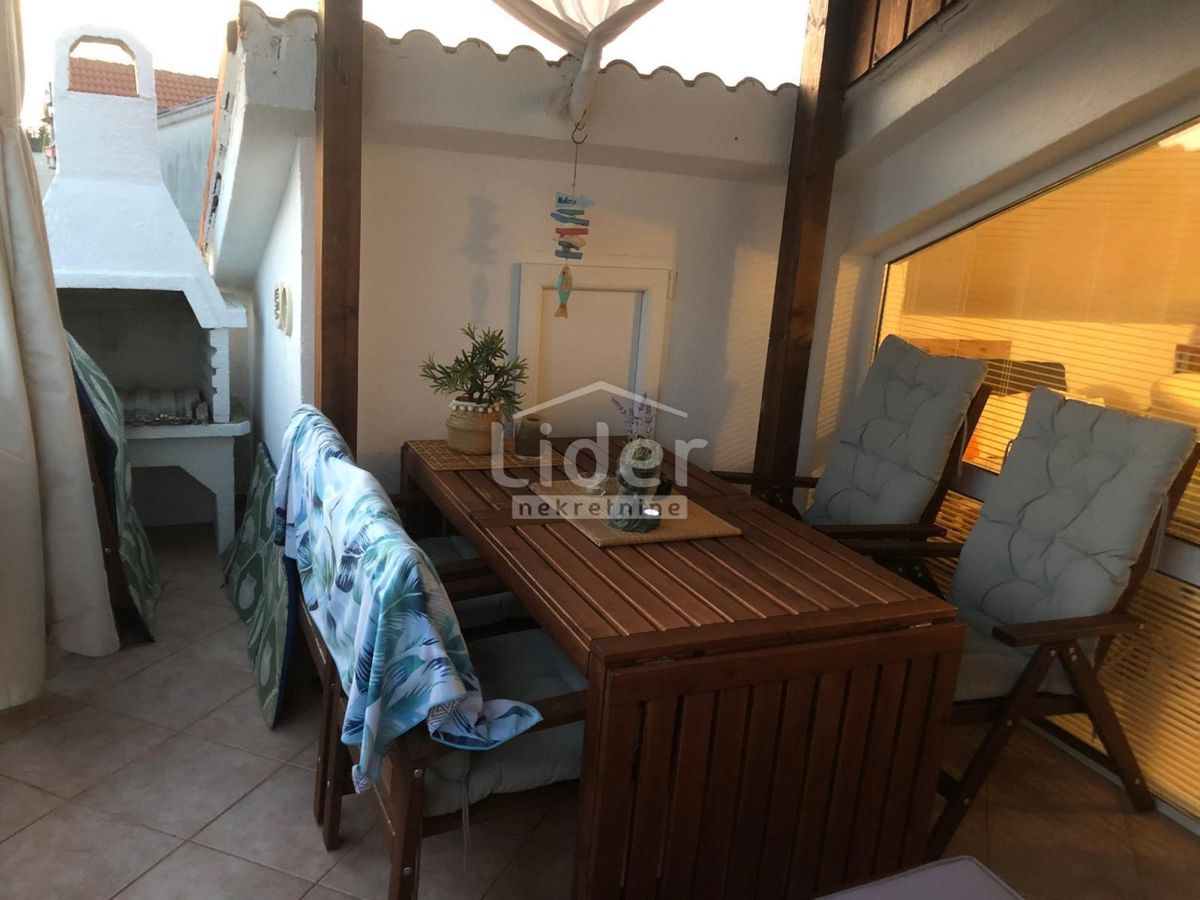 Apartma Novalja, 77m2