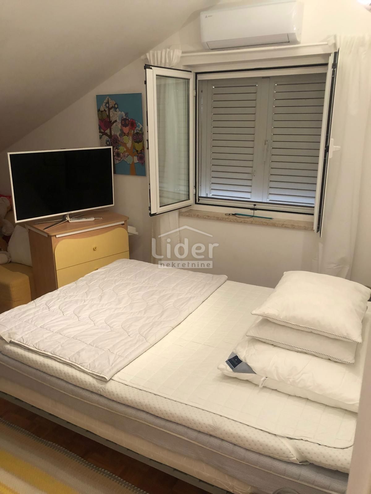 Apartma Novalja, 77m2