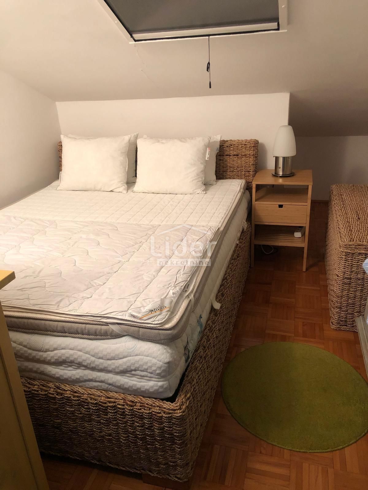 Apartma Novalja, 77m2