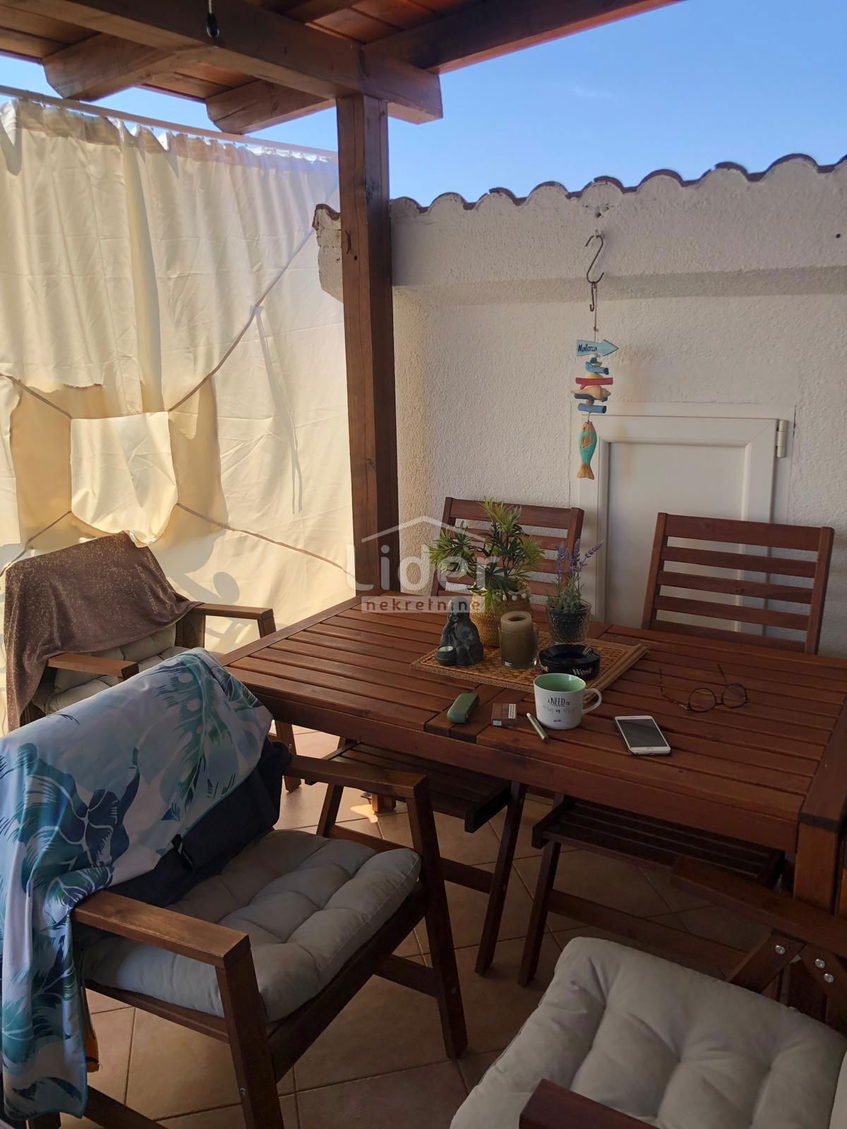 Apartma Novalja, 77m2