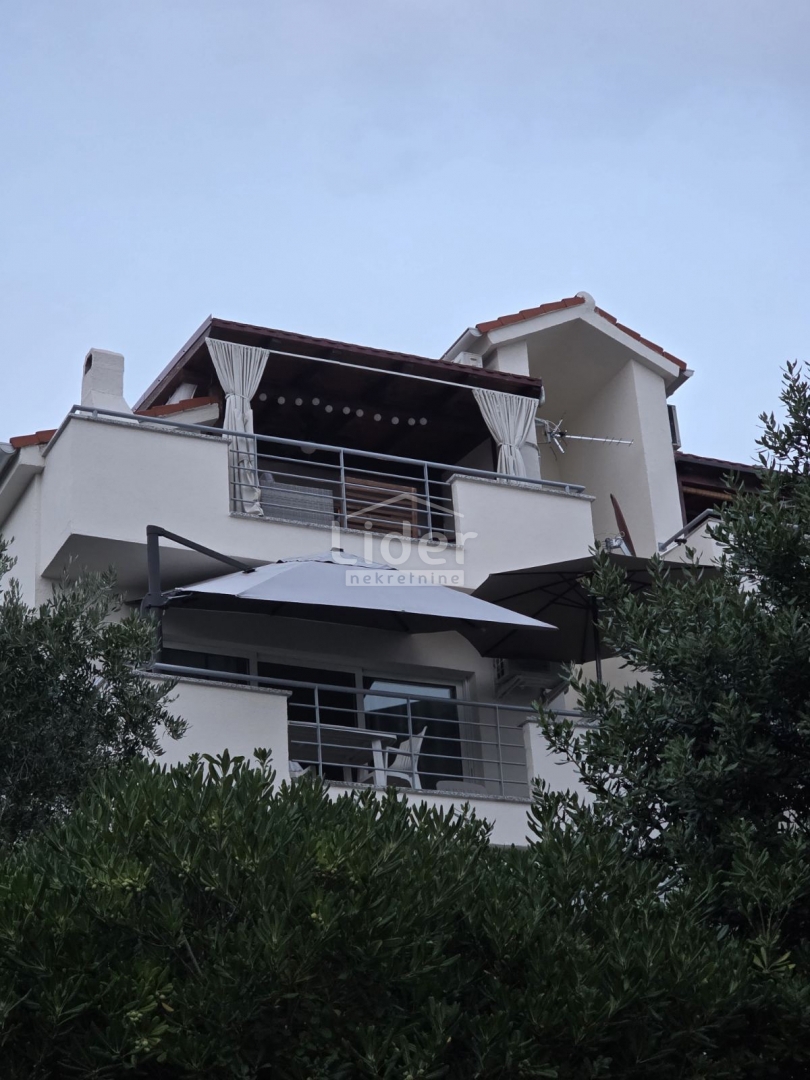 Apartma Novalja, 77m2