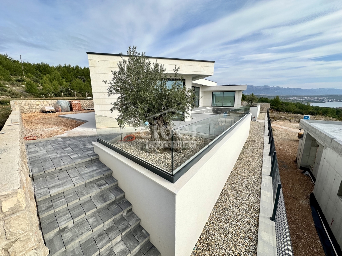 Hiša Posedarje, 200m2