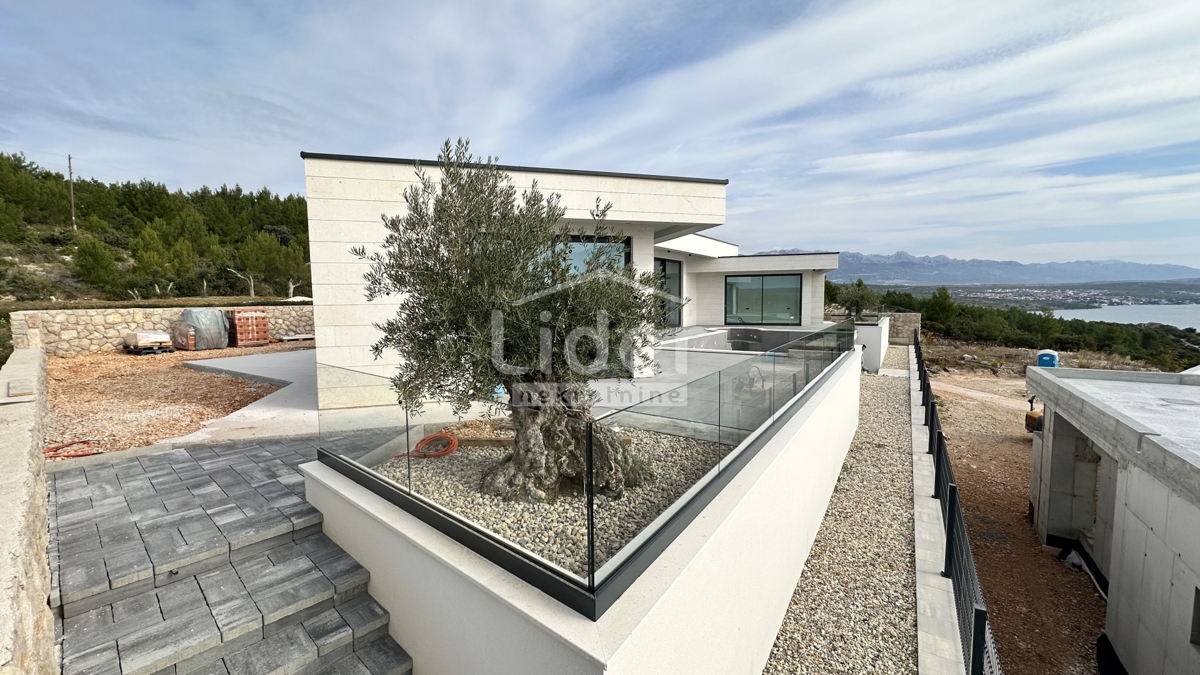 Hiša Posedarje, 200m2